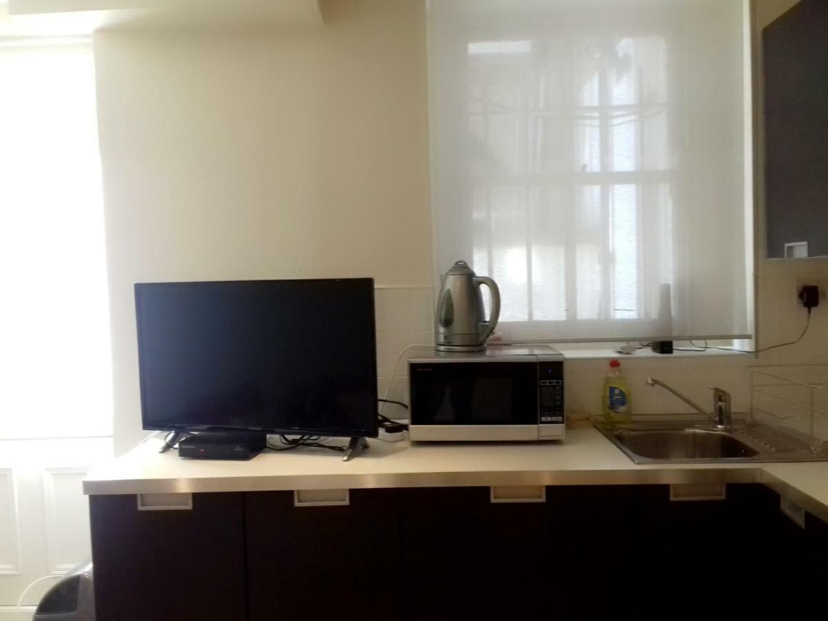 דירות לונדון Lovely 1 Bed In Earls Court מראה חיצוני תמונה