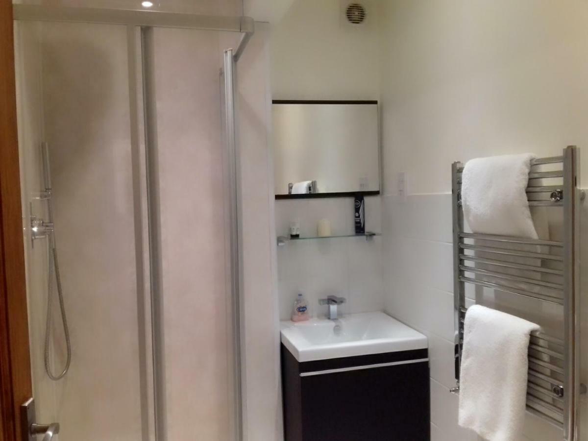דירות לונדון Lovely 1 Bed In Earls Court מראה חיצוני תמונה